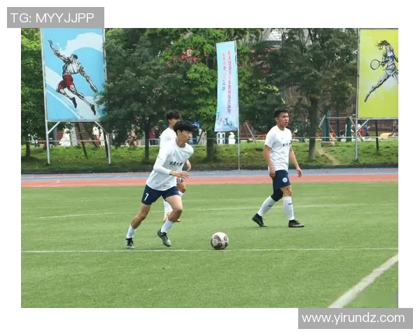 央视专访足球球星深度解密赛场背后的奋斗故事与人生感悟