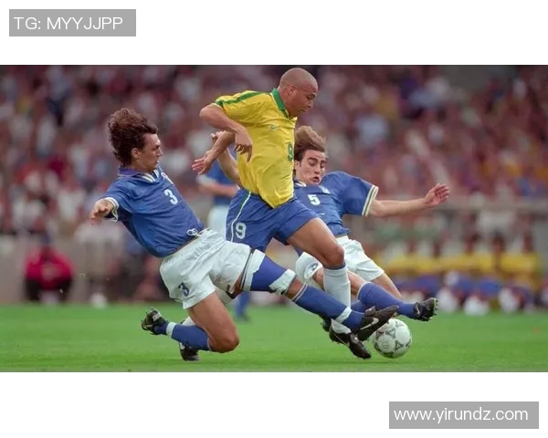 90年代足球百大球星回顾：激情岁月与传奇瞬间的辉煌盛宴